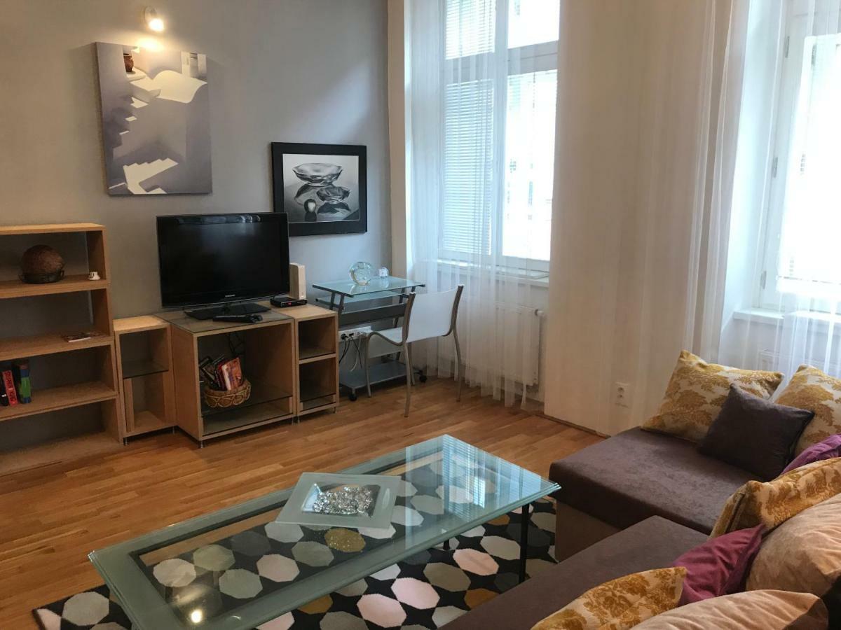 Apartment Glory Anglicka Prague Ngoại thất bức ảnh